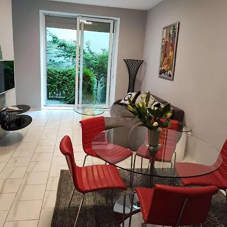 Central Vienna Apartment With Unique 40M2 City Garden & Self Check In Exterior photo