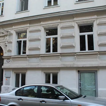 Central Vienna Apartment With Unique 40M2 City Garden & Self Check In Exterior photo