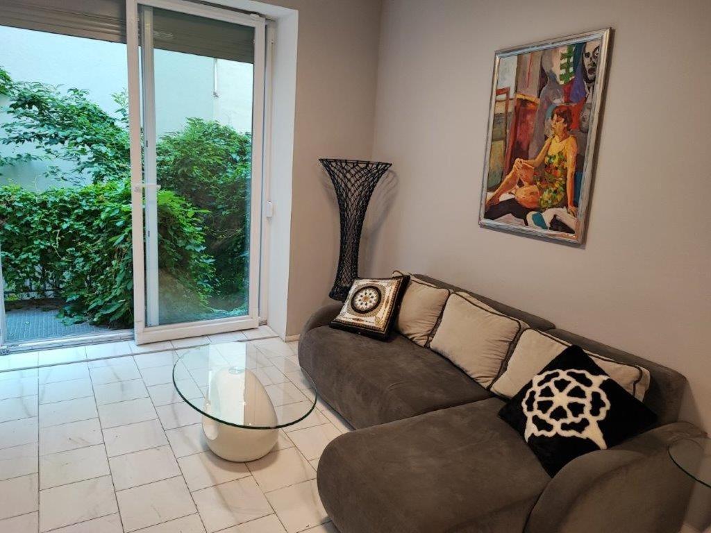 Apartmán With Unique 40m2 Garden & Self Check In