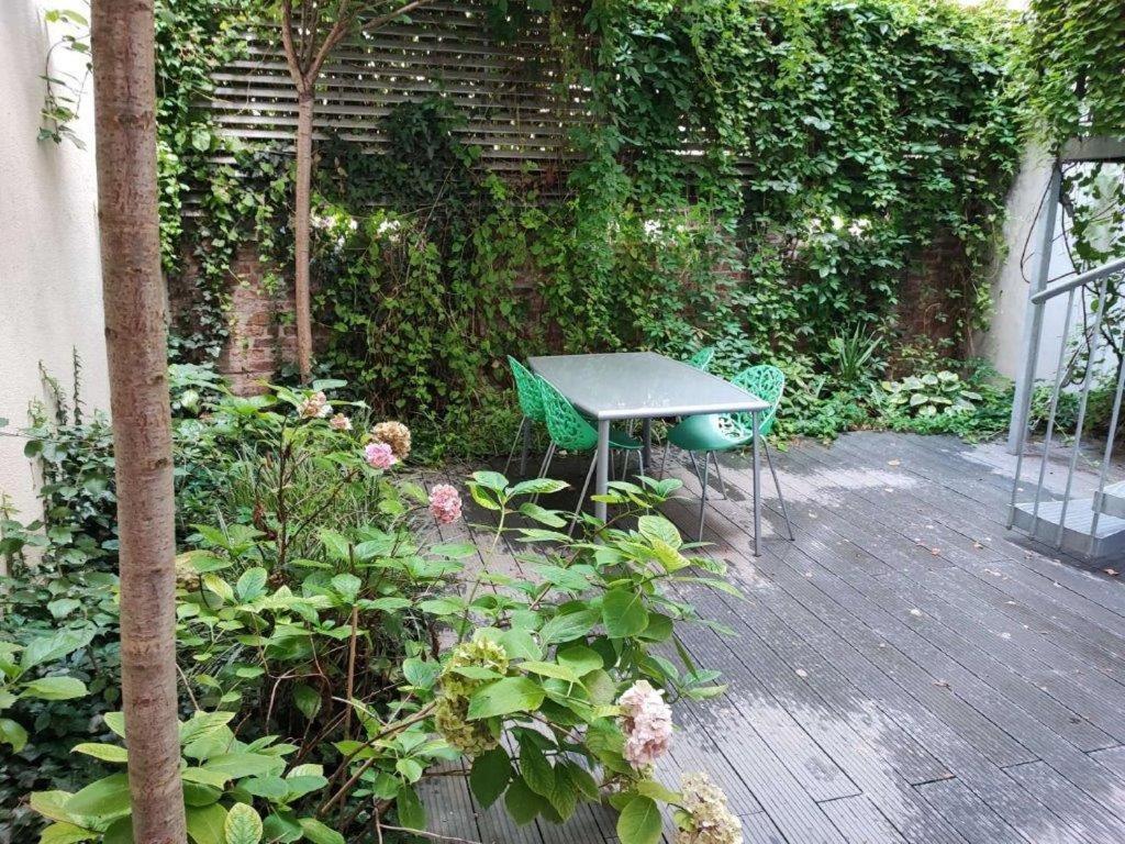 With Unique 40m2 Garden & Self Check In Vídeň