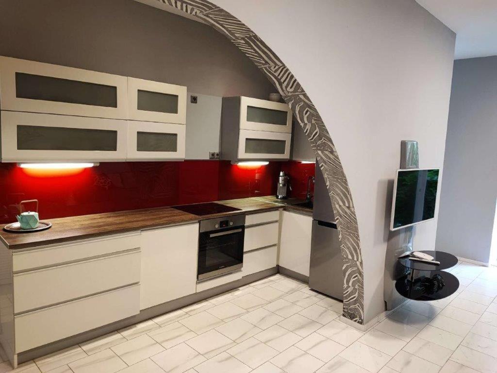 With Unique 40m2 Garden & Self Check In Apartmán *